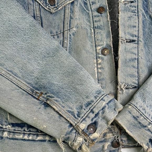 Vintage Levi’s Distressed Flannel Lined Jean Jacket - Picture 5 of 15